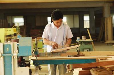 "大工匠"解答家具消費(fèi)誤區(qū)